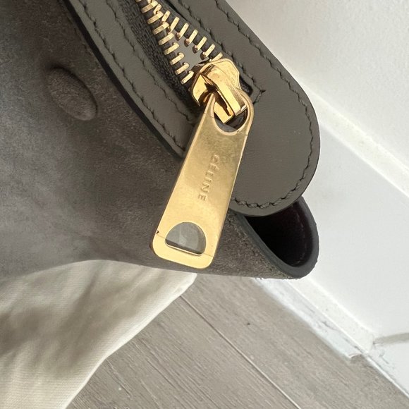 Celine grey croc embroidered trapeze medium bag - Picture 3 of 13